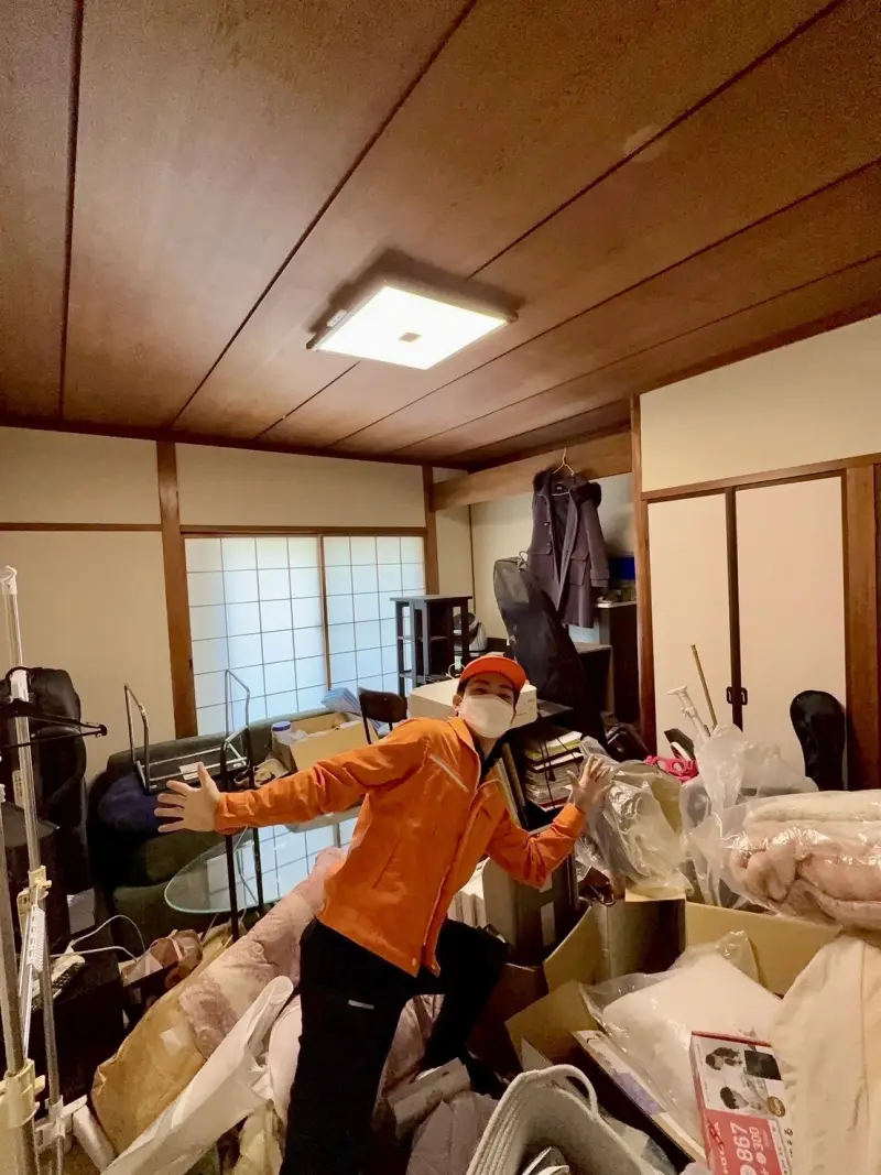 大量の荷物でお困りの一軒家を丸ごと片付け 作業前
